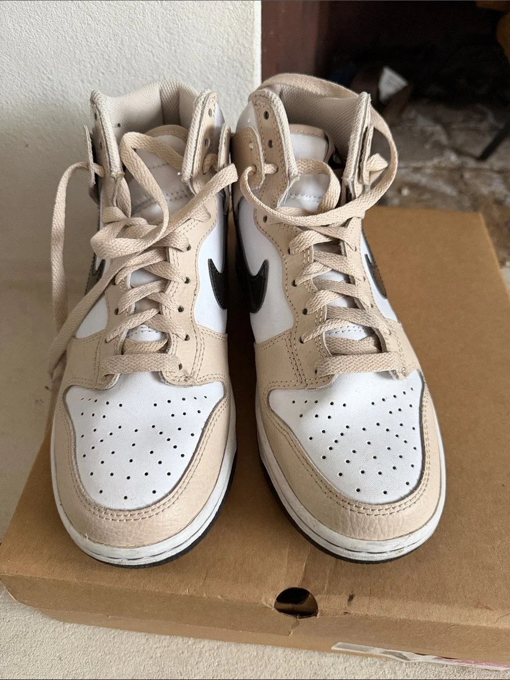Nike High-Top Sneakers in White, Beige and Black